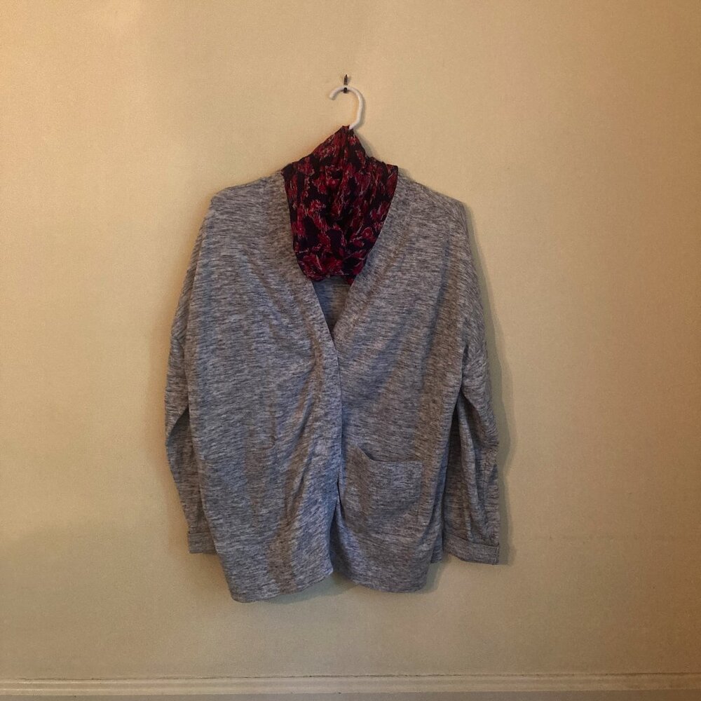 Gently used CAbiightweight sweater